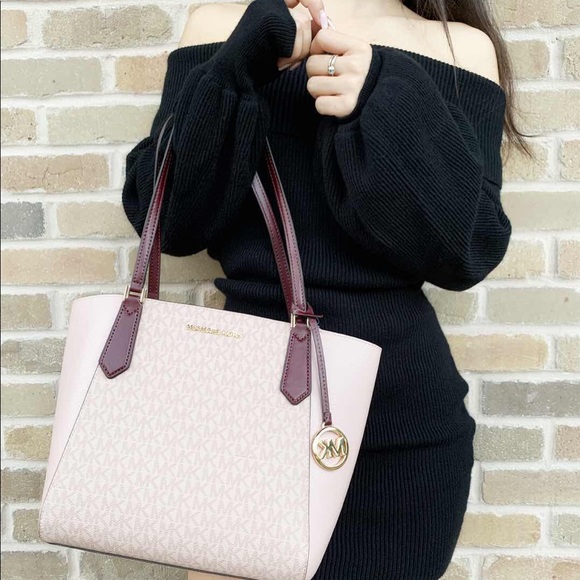 Gaby’sBags👜💕-NWT Michael Kors Tote - Picture 5 of 7